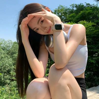 腰间持枪